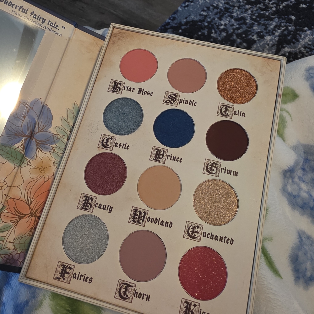 Storybook Cosmetics Fairy Tales Palette in Blue and Gold - Picture 2 of 3